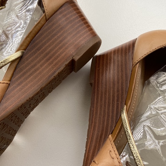 ARTURO CHIANG WEDGE NEUTRAL SANDAL - Picture 11 of 15